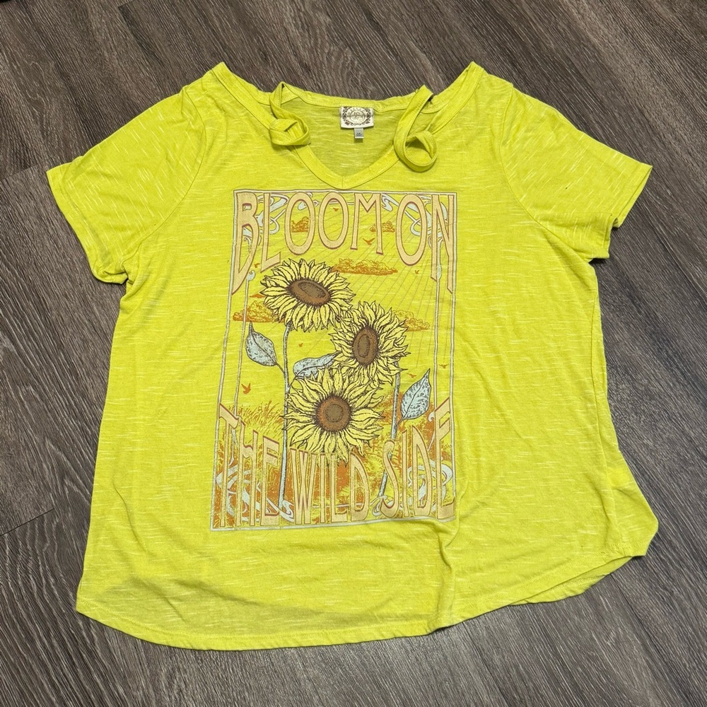 (BOGO) Vibrant Yellow Short Sleeve Tee with Sunflower Graphic